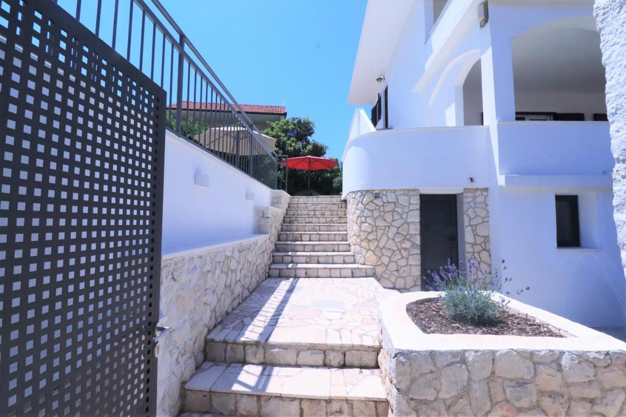 Villa Mendula Trogir - Luxury Villa By The Beach - Heated Pool - Organic Garden Exterior foto