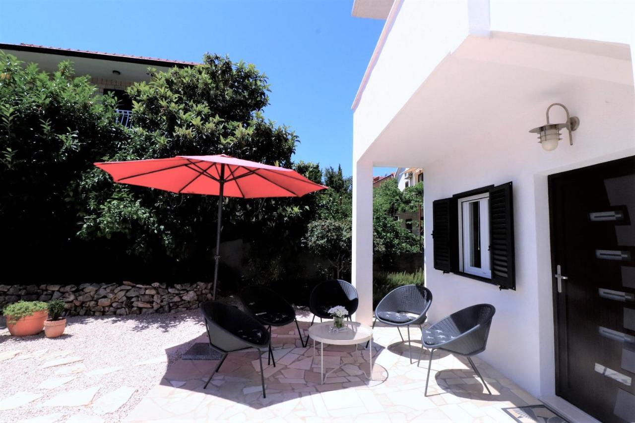 Villa Mendula Trogir - Luxury Villa By The Beach - Heated Pool - Organic Garden Exterior foto