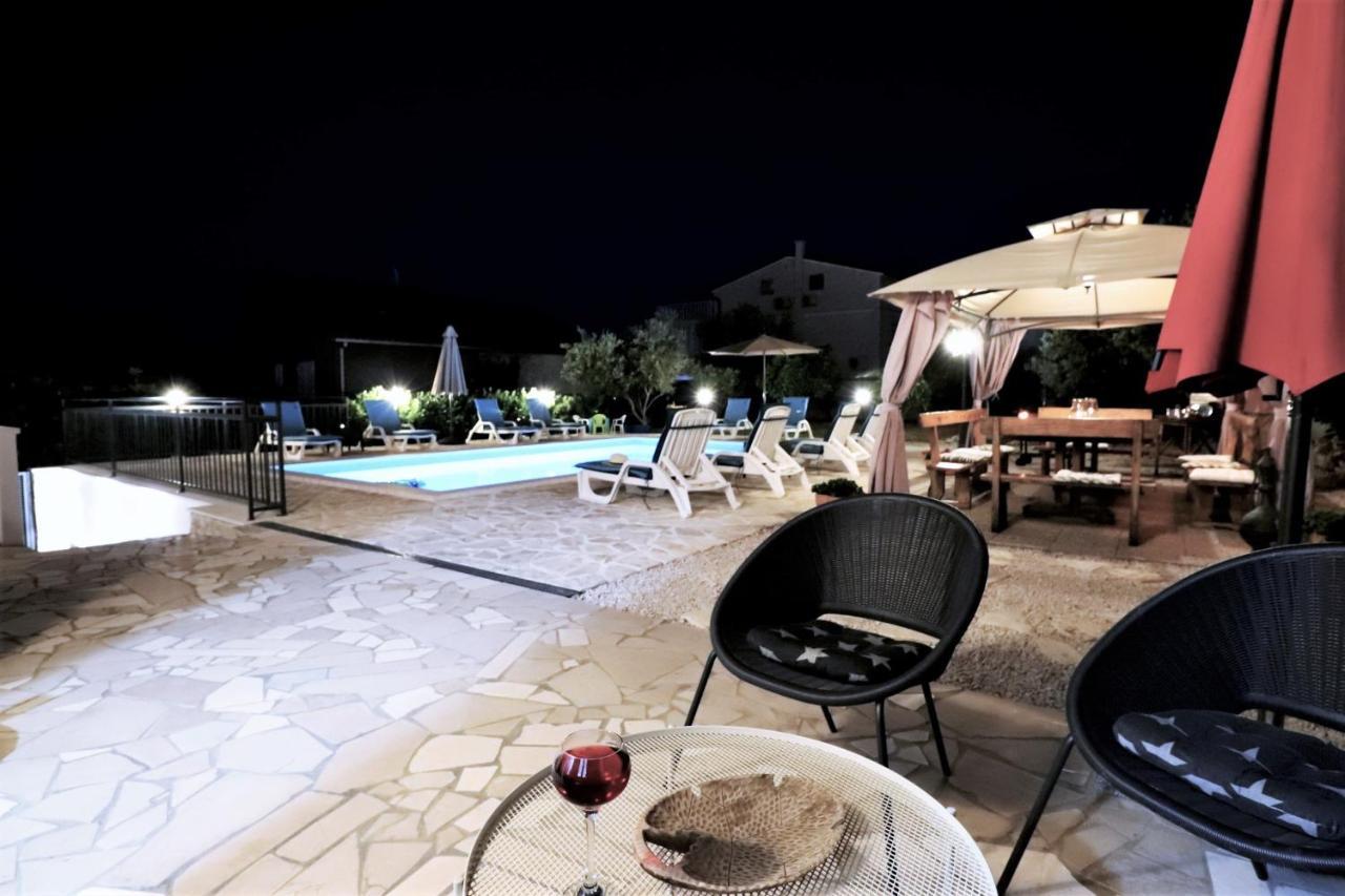 Villa Mendula Trogir - Luxury Villa By The Beach - Heated Pool - Organic Garden Exterior foto