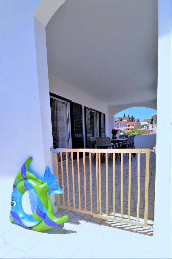 Villa Mendula Trogir - Luxury Villa By The Beach - Heated Pool - Organic Garden Exterior foto
