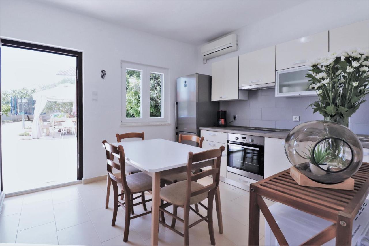 Villa Mendula Trogir - Luxury Villa By The Beach - Heated Pool - Organic Garden Exterior foto