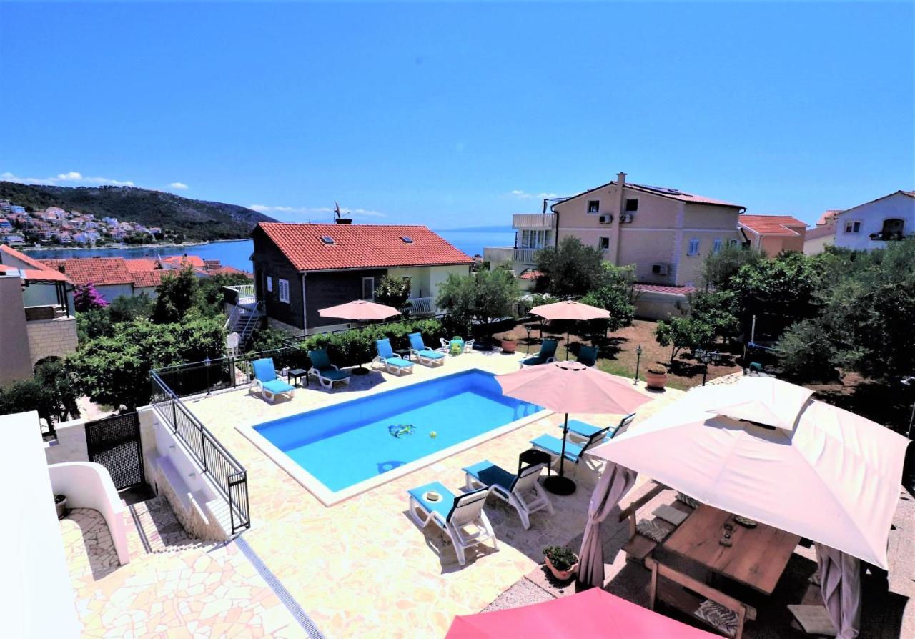 Villa Mendula Trogir - Luxury Villa By The Beach - Heated Pool - Organic Garden Exterior foto