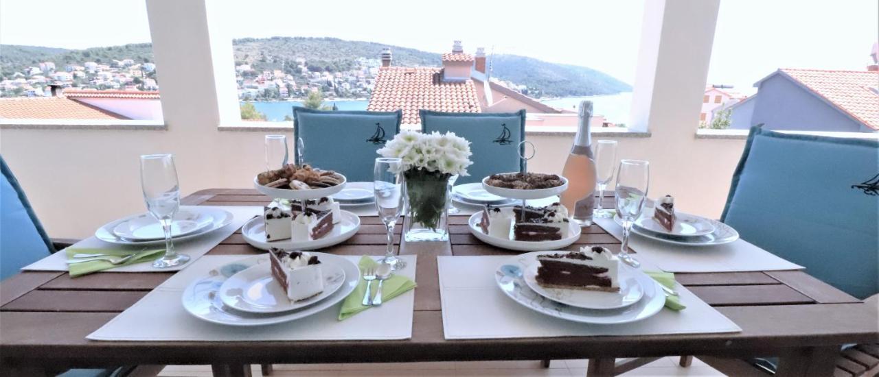 Villa Mendula Trogir - Luxury Villa By The Beach - Heated Pool - Organic Garden Exterior foto